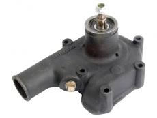 Vattenpump 748737R91 med ttning, fr effektiv vrmehantering i traktorer.