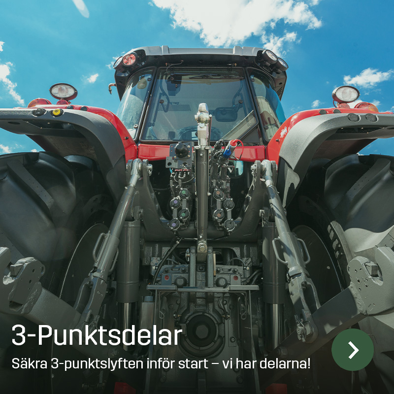 Närbild av traktorns bakre 3-punktslyft med lyftarmar och hydrauluttag, fotograferad framifrån mot himlen. Sagros reservdelar och slitdelar används för att hålla 3-punktslyften klar för redskap och dagligt arbete i lantbruket.